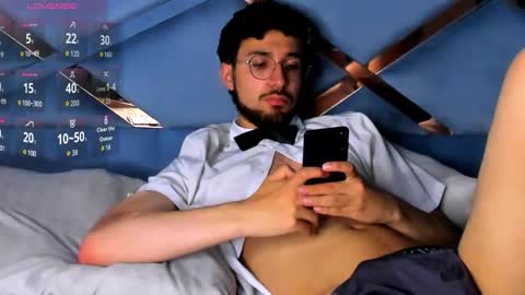 Snapshot of jonnygreey chatting on December 2025 07:30:02 PM JonnyGreey online show from December 2025 07:30:02 PM