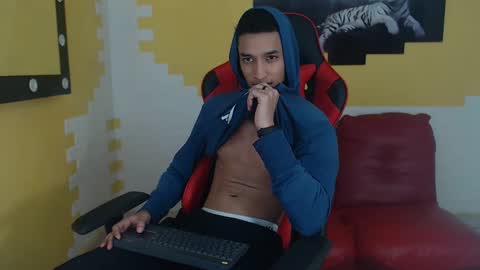 Snapshot of jose_sexycumm chatting on December 2024 07:52:02 PM jose_sexycumm online show from December 2024 07:52:02 PM