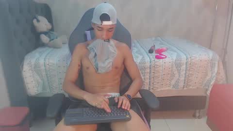 Snapshot of jose_sexycumm chatting on January 2025 12:14:02 AM jose_sexycumm online show from January 2025 12:14:02 AM