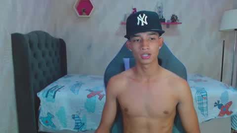 Snapshot of jose_sexycumm chatting on March 2025 09:37:02 PM jose_sexycumm online show from March 2025 09:37:02 PM