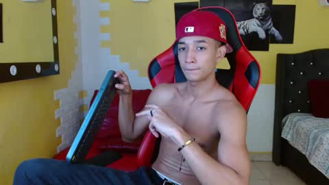 Snapshot of jose_sexycumm chatting on September 2025 04:56:01 PM jose_sexycumm online show from September 2025 04:56:01 PM