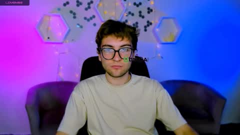 joseph_bear_ online show from November 2025 08:10:01 PM