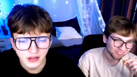 joseph_bear_ online show from November 2025 08:41:02 PM