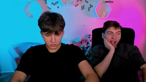 joseph_bear_ online show from December 2025 08:28:02 PM