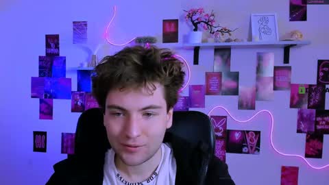 joseph_bear_ online show from April 2026 07:47:02 AM