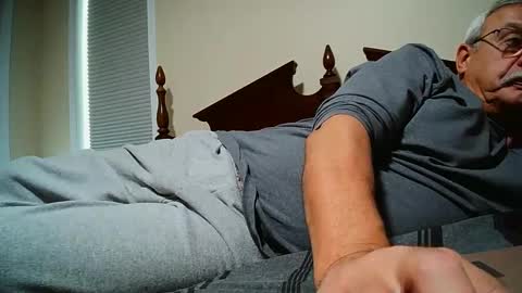 josephgr2021 online show from November 2025 10:42:02 PM