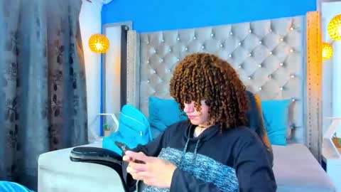 joss_shellby online show from November 2025 01:22:02 PM