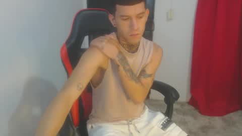 josue_linares online show from November 2025 04:59:01 AM