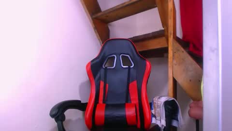 josue_linares online show from April 2026 09:27:01 AM