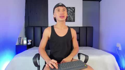 Jota Stivens online show from February 2025 02:43:02 PM