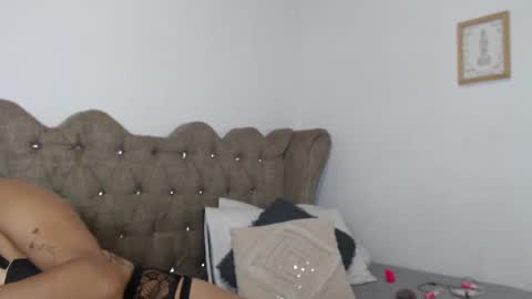 joy__smiht online show from September 2025 06:41:02 PM