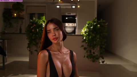 Jennifer Diaz online show from October 2025 06:28:02 PM