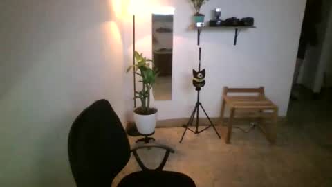 juan235665 online show from June 2026 01:28:02 AM