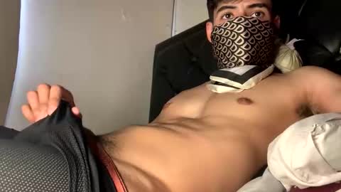 Snapshot of juan_bunny chatting on May 2026 07:19:02 PM lJuanl online show from May 2026 07:19:02 PM