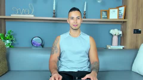 Snapshot of juan_muscle chatting on February 2025 01:44:02 AM juan_muscle online show from February 2025 01:44:02 AM