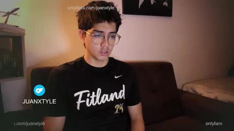 . online show from December 2025 06:17:01 PM