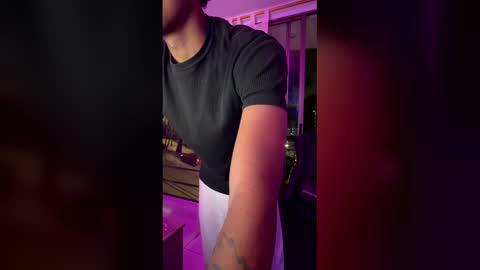 juandiegosv online show from April 2026 06:16:01 AM