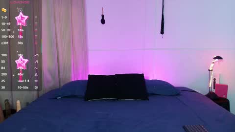 Blue online show from November 2025 04:06:02 PM