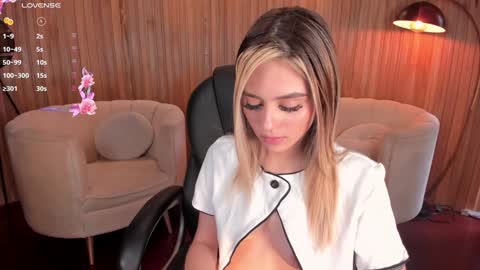 Juanita Clay online show from January 2025 06:23:01 PM