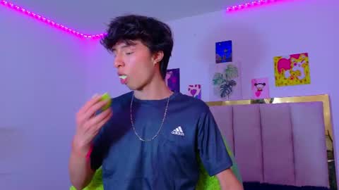 juanmres online show from June 2026 05:10:01 AM