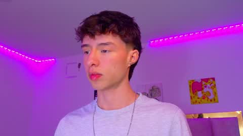 juanmres online show from August 2026 10:44:02 PM
