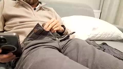 Snapshot of juanxxxo_ chatting on November 2025 05:12:02 PM juanxxxo_ online show from November 2025 05:12:02 PM