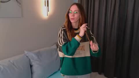 Snapshot of judithmiles chatting on December 2025 08:00:02 AM Emma online show from December 2025 08:00:02 AM