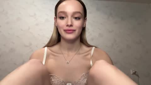 Snapshot of juicy_angels chatting on December 2024 09:22:02 PM alexa online show from December 2024 09:22:02 PM