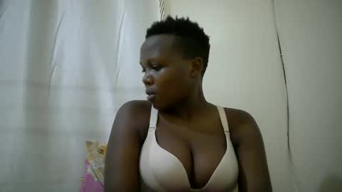 juicy_bella2 online show from October 2025 07:34:01 PM