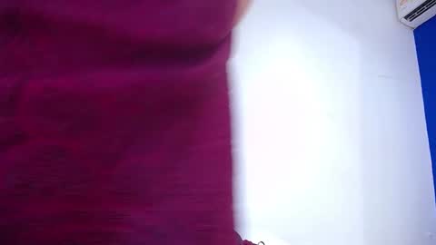 juicy_bignipples18 online show from December 2024 05:15:02 PM