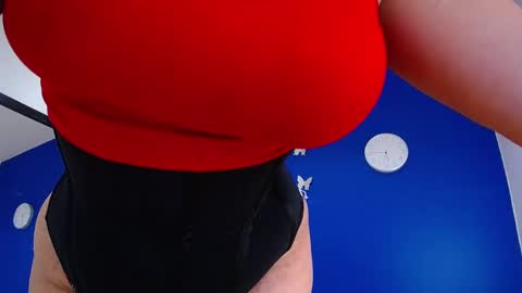 juicy_bignipples18 online show from January 2025 05:59:01 PM