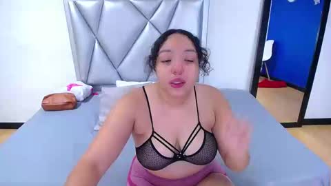 juicy_bignipples18 online show from January 2025 01:45:02 PM