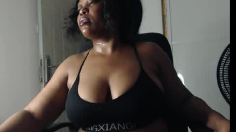 Snapshot of juicy_gold22 chatting on June 2026 06:02:01 PM Mariagold online show from June 2026 06:02:01 PM