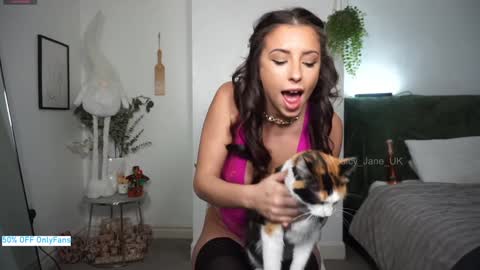    online show from November 2025 05:46:01 PM