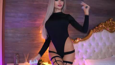 Jessye online show from October 2025 08:20:01 PM