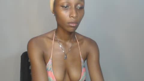 Snapshot of juicy_pinkpussy564197 chatting on May 2026 08:27:01 PM olivia online show from May 2026 08:27:01 PM