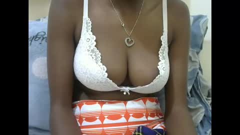 Snapshot of juicyebonitaa chatting on November 2025 07:02:01 PM juicyebonitaa online show from November 2025 07:02:01 PM