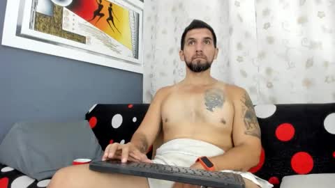 juleslake2 online show from October 2025 06:03:02 PM