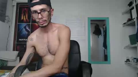 Julfigo online show from March 2025 10:20:01 PM