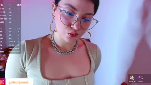 Snapshot of juli05star chatting on November 2025 01:11:01 AM Juliana online show from November 2025 01:11:01 AM