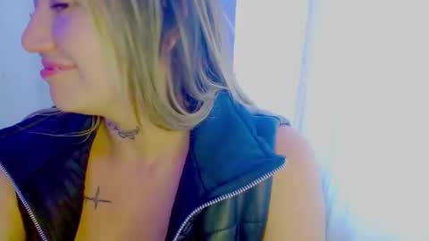 Snapshot of juli_69 chatting on October 2025 08:31:01 PM  Juliana Torres  online show from October 2025 08:31:01 PM