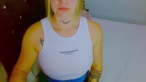 Snapshot of juli_69 chatting on November 2025 09:39:02 PM  Juliana Torres  online show from November 2025 09:39:02 PM