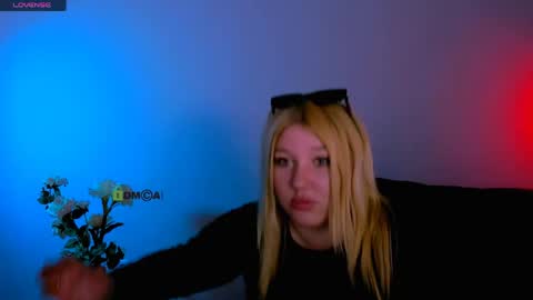 Snapshot of juli_kisss chatting on June 2026 10:25:01 AM juli kisss online show from June 2026 10:25:01 AM
