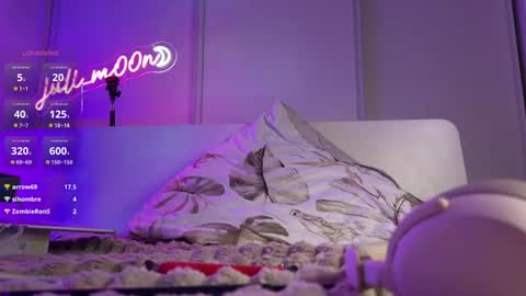 Snapshot of juli_m00n chatting on July 2026 06:23:01 PM juli_m00n online show from July 2026 06:23:01 PM