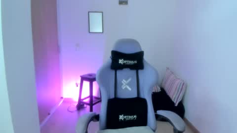 juli_santos_22 online show from June 2026 02:29:01 PM