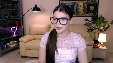Snapshot of julia485262 chatting on June 2026 01:37:01 PM julia485262 online show from June 2026 01:37:01 PM