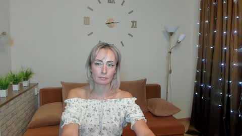 julia__cherry_ online show from January 2025 01:46:01 PM
