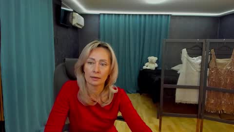 julia__cherry_ online show from October 2025 01:29:01 PM