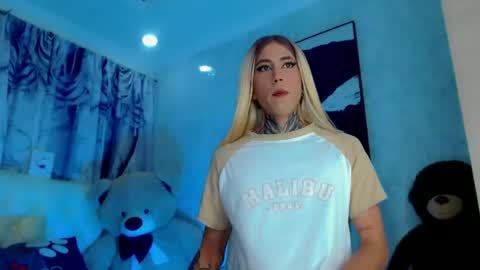 julia_bulette1 online show from June 2026 01:47:02 AM