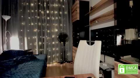 julia_t_mog online show from March 2026 10:25:01 PM